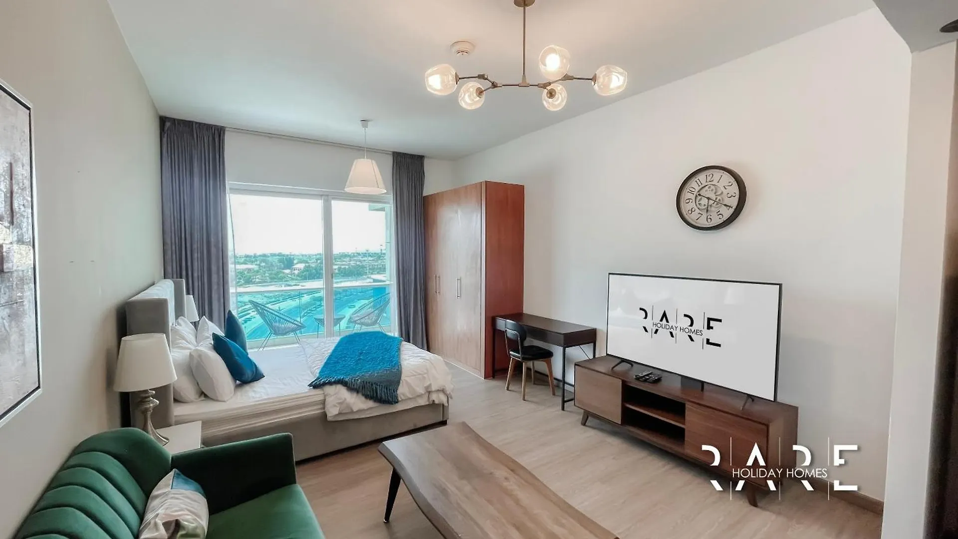 Rare Holiday Homes - Lake View - Near Me'Aisem City Centre - The Crescent Tower A - Dubai Production City - R910 Apartment