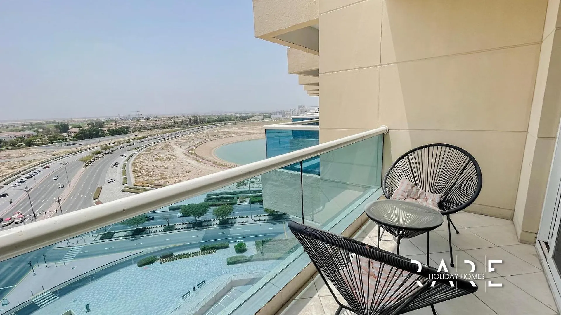 Rare Holiday Homes - Lake View - Near Me'Aisem City Centre - The Crescent Tower A - Dubai Production City - R910