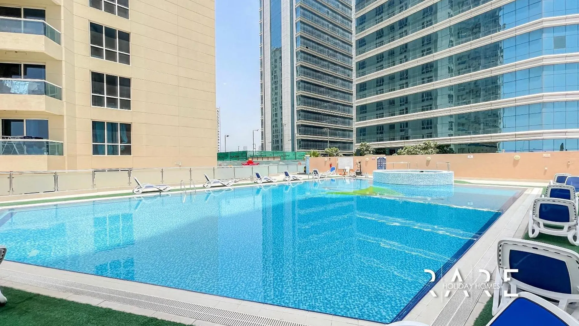 Apartment Rare Holiday Homes - Lake View - Near Me'Aisem City Centre - The Crescent Tower A - Dubai Production City - R910