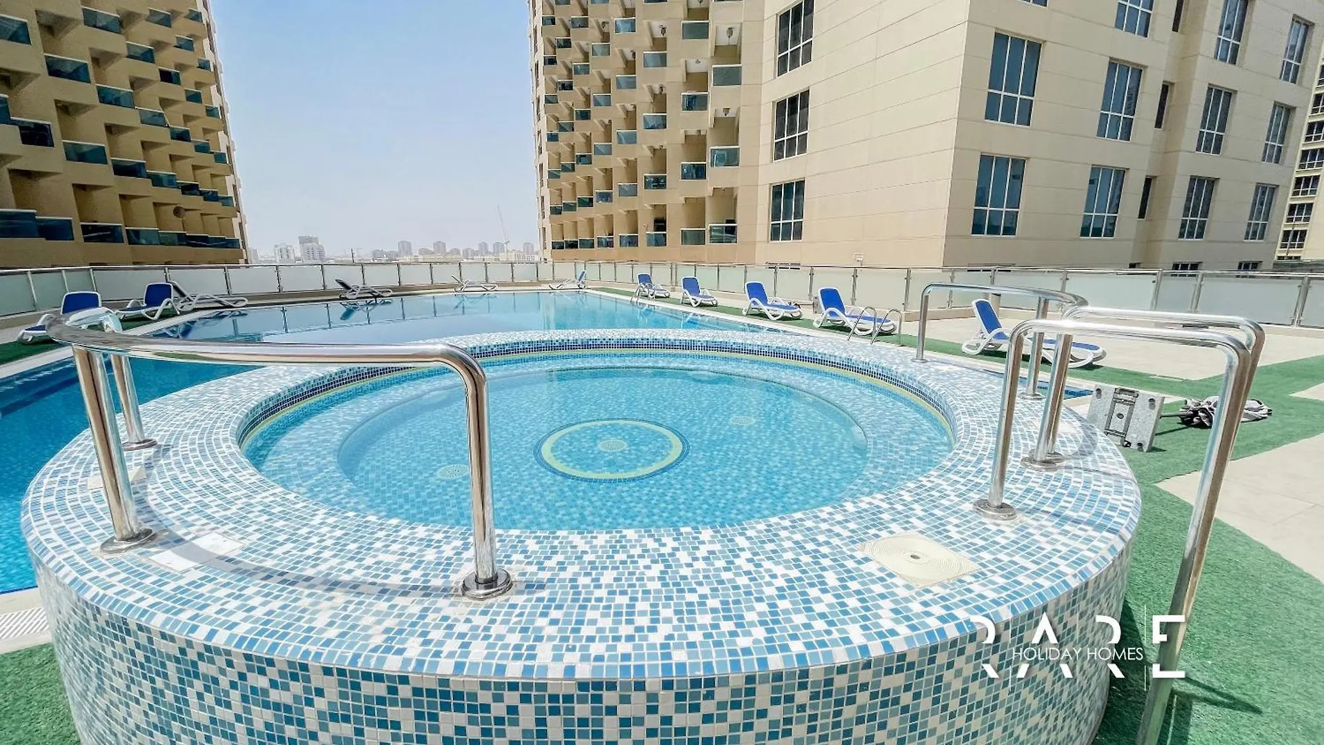 Apartment Rare Holiday Homes - Lake View - Near Me'Aisem City Centre - The Crescent Tower A - Dubai Production City - R910 United Arab Emirates