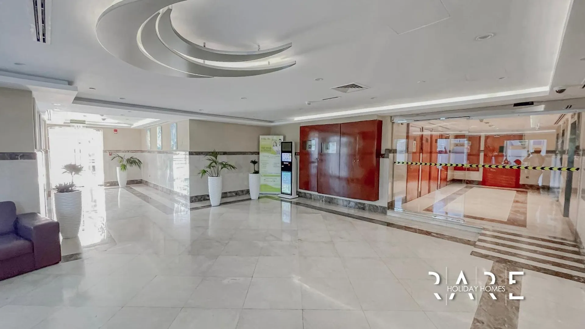 Apartment Rare Holiday Homes - Lake View - Near Me'Aisem City Centre - The Crescent Tower A - Dubai Production City - R910