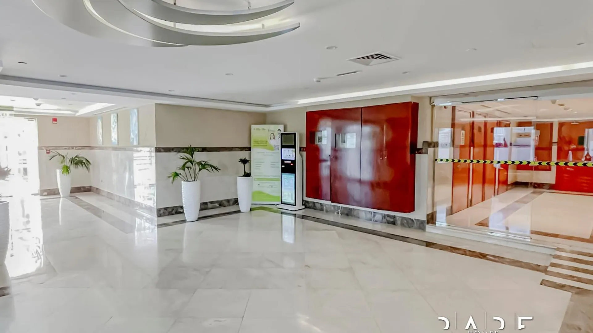 Rare Holiday Homes - Lake View - Near Me'Aisem City Centre - The Crescent Tower A - Dubai Production City - R910 0*,