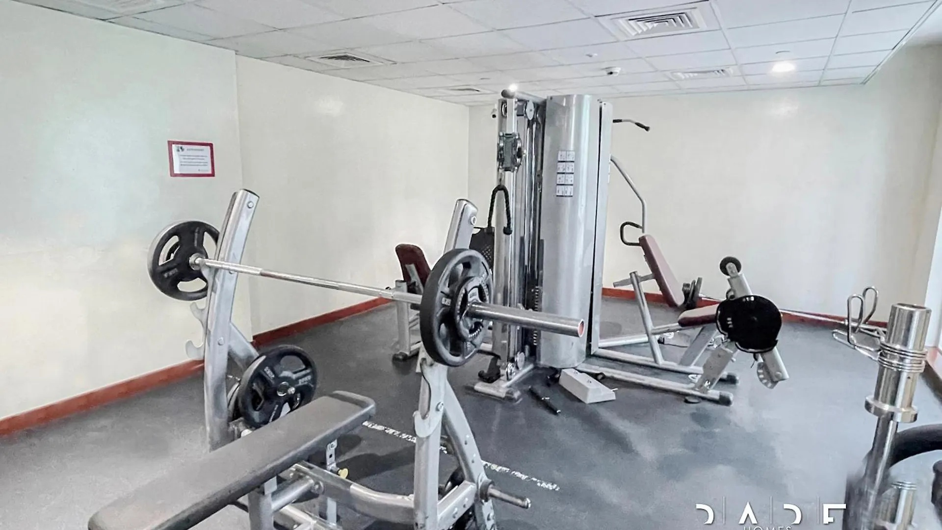 Rare Holiday Homes - Lake View - Near Me'Aisem City Centre - The Crescent Tower A - Dubai Production City - R910
